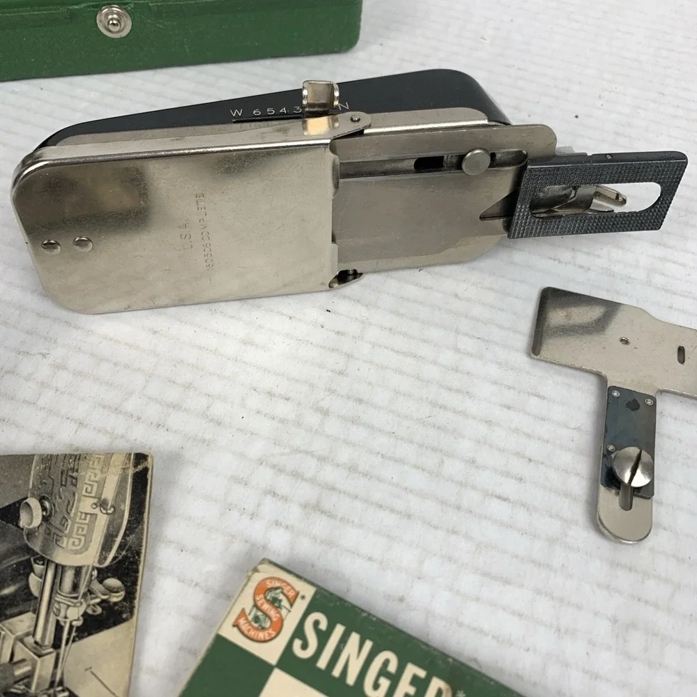 SINGER Button Holder Attachment Set  VINTAGE ACCESSORIES CASE LOT